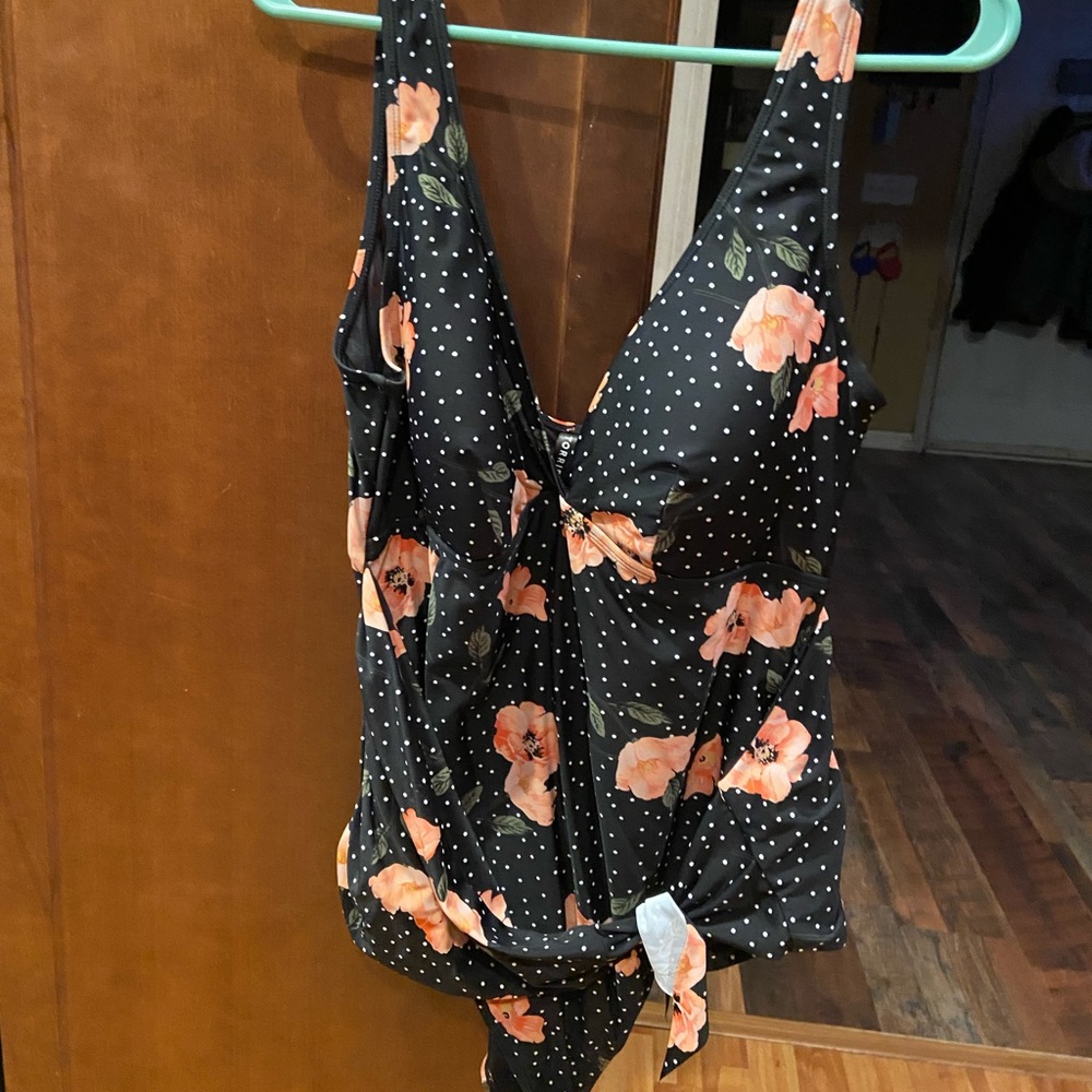 Never worn!! Plus sized Black Polka Dot Bathing Suit